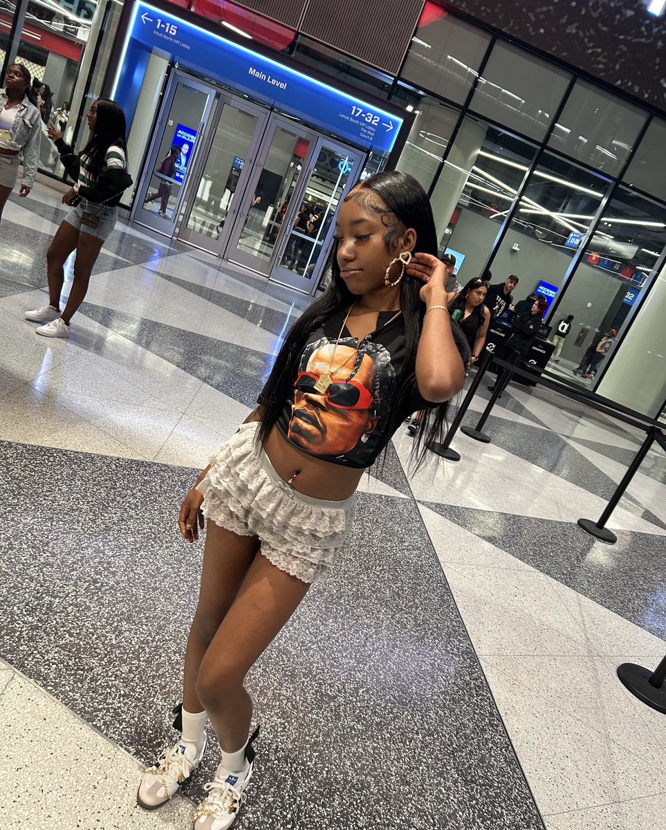 theprettyleo tweet media