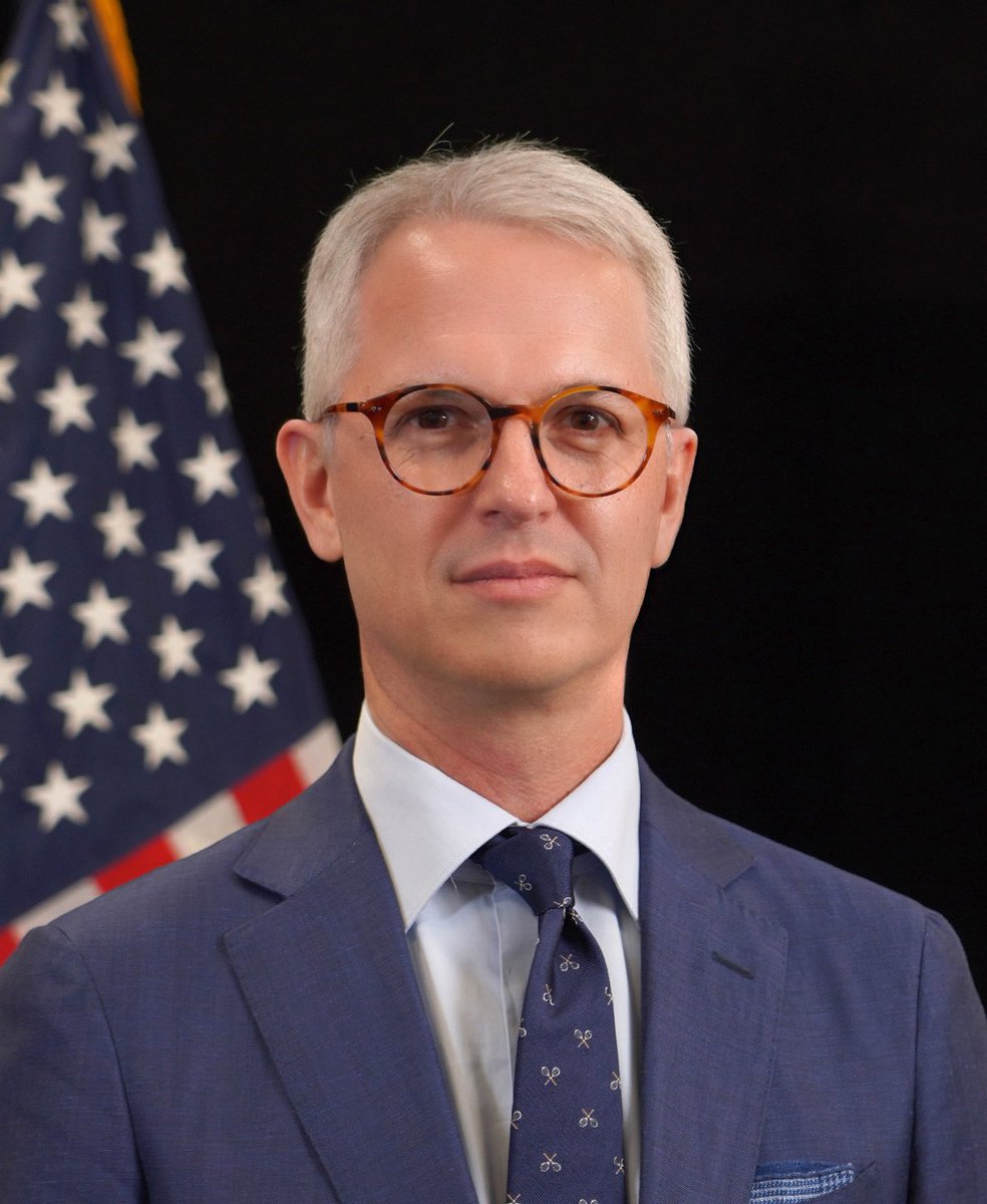 USEmbAustralia's tweet image. Welcome to Mr. Jeremy Cornforth, the new U.S. Consul General in Sydney! Visiting Australia for the first time, he’s eager to explore the country, embrace Aussie culture, connect with local communities, and deepen the U.S.–Australia partnership.
🔗 to bio 👉…