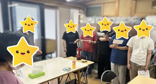 copain_b's tweet photo. ６月３０日(月)に防災訓練をすばる、くるとと合同で行いました。

防災訓練を通して、日頃からの防災意識を高めていきたいと思いました。

＃就労継続支援Ｂ型事業所　＃栃木県　＃宇都宮市　#防災訓練 https://t.co/4pHVKA9skd