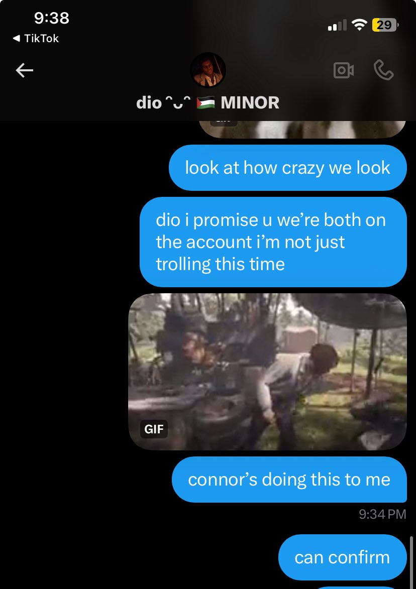 rdrtwtstruggles's tweet image. sometimes me and connor have full conversations in other peoples dms