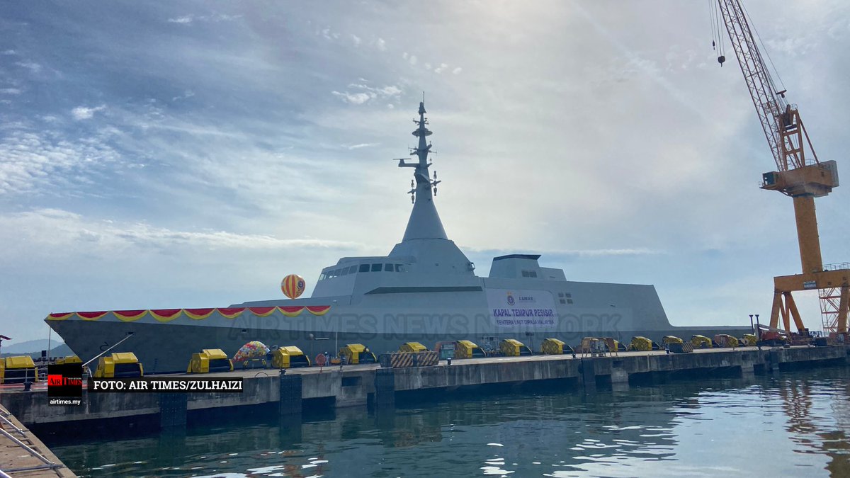 TheAirTimes's tweet photo. LCS2 kini diberikan nama RAJA MUDA NALA. Nama ini dipilih sebagai simbol keazaman, keberanian dan semangat juang tokoh tersebut dalam mempertahankan kedaulatan negeri Selangor.
@LUNAS_MY @MarkasATM
#AirTimes #Malaysia #LCS2 #LUNAS #TLDM https://t.co/5wIDFDq0Af