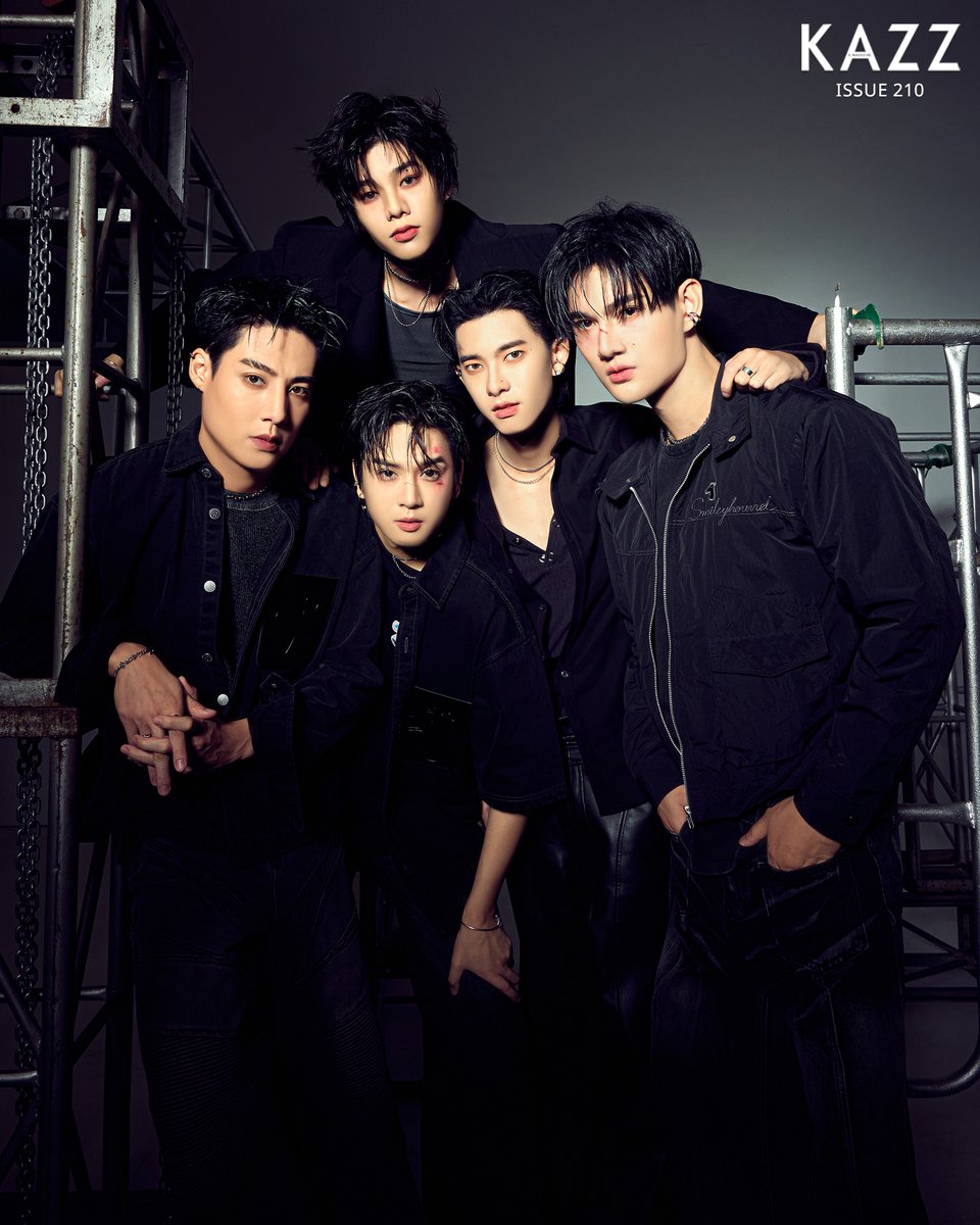 #KAZZxPITBABE2 

หล่อ เท่ อันตราย! ไปพร้อมกับ 5 หนุ่ม 'พูห์ - พาเวล - สายลับ - ภณ - มิ้ล' บนปก KAZZ MAGAZINE issue.210 พรีออเดอร์รับความอันตรายนี้ด่วน! 🔥

➖Pre-order : kazzmarket.com
➖Foreigners : worldwide.kazzmarket.com

#KAZZMAGAZINE #PitBabeTheSeries2