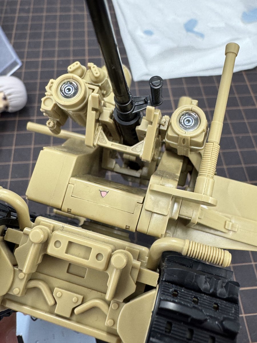 ✨武装JKバリアントのデカールで遊ぼう✨
ロードアウトセット３コード：URBEXに付属デカールは新デザイン。

内部メカっぽいのを貼ってアンドロイド化。
ペイントステッカーを肌に貼ったりも。
表情デカールをあえて無人機に貼るのも面白いかも！
＃リトルアーモリーを製品
x.com/LittleArmory/s…