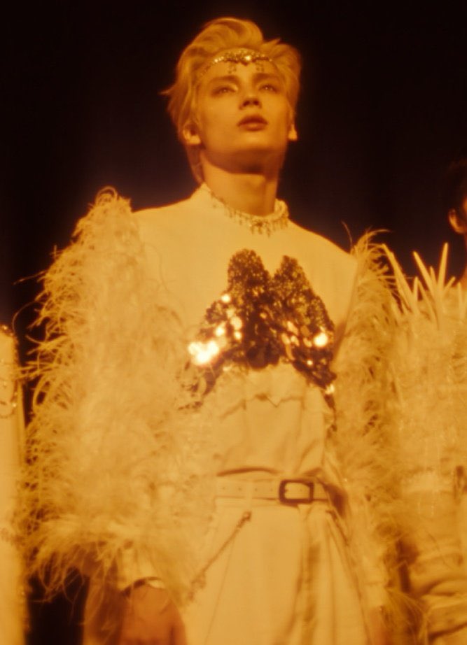 taegyucita's tweet image. #RATIOED 🤭 here some low quality hyuka as if that would change the fact that he&apos;s gorgeous