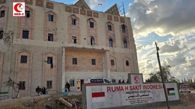 Indonesia Berduka 
Direktur RS Indonesia di Gaz4 dan Keluarga Tew4s D1bunh Isr4el

Turut berduka cita yang sedalam-dalammya , Doa terbaik untuk Almarhum dan keluarga Besar yang ditinggalkan🥀
