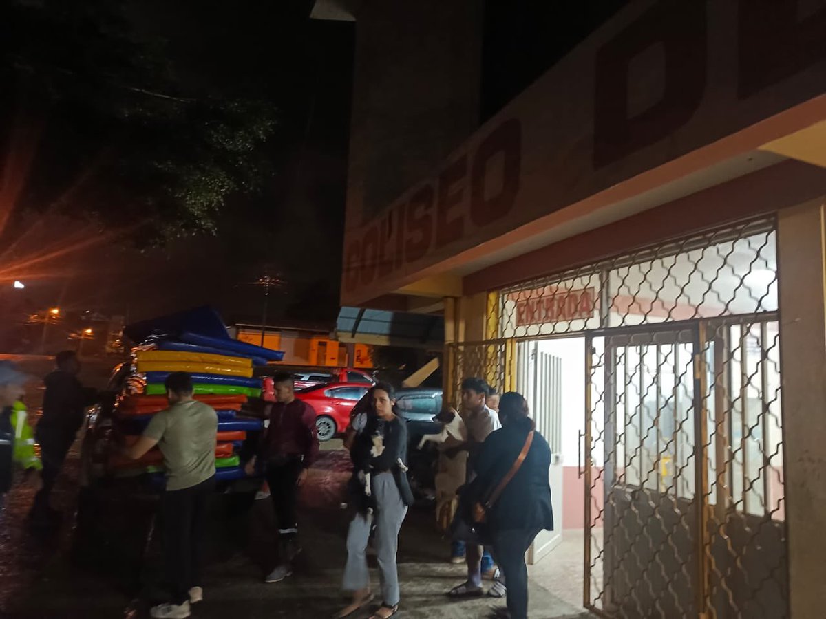 Harold Burbano (@haburbano) on Twitter photo #ZamoraChinchipe | ¡Ejército social de <a href="/InclusionEc/">Inclusión Ecuador 🇪🇨</a> activado, 🫶!
Equipos apoyan a las familias afectadas por las lluvias, de la comunidad Sumak - Yaku, en Nangaritza, en la evacuación de enseres y en la instalación en albergues temporales. <a href="/DanielNoboaOk/">Daniel Noboa Azin</a> #ZamoraChinchipe | ¡Ejército social de <a href="/InclusionEc/">Inclusión Ecuador 🇪🇨</a> activado, 🫶!
Equipos apoyan a las familias afectadas por las lluvias, de la comunidad Sumak - Yaku, en Nangaritza, en la evacuación de enseres y en la instalación en albergues temporales. <a href="/DanielNoboaOk/">Daniel Noboa Azin</a>