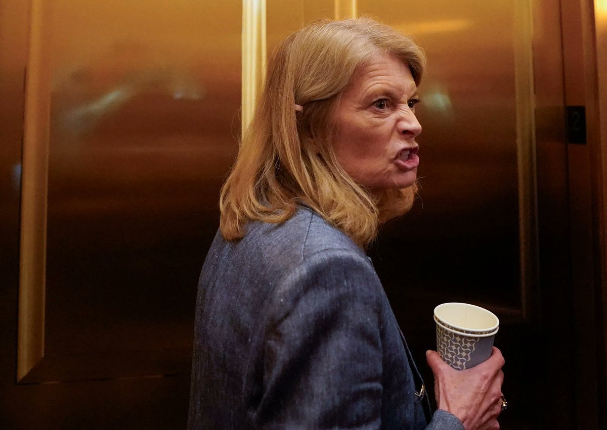 joncoopertweets's tweet photo. Caption this. https://t.co/q4M8qsjH9t