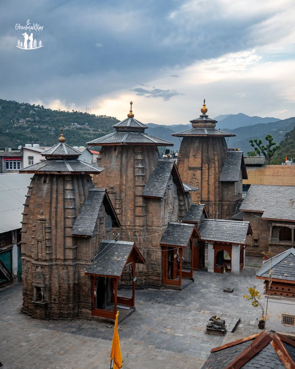 Laxmi Narayan Temple: Built by Sahil Verman in the 10th century CE, this temple is a stunning example of sandstone carvings and structural elegance. With its Shikhara-style architecture, garbhgriha, and small antralya, it stands as a testament to the state's rich heritage. (1/2)