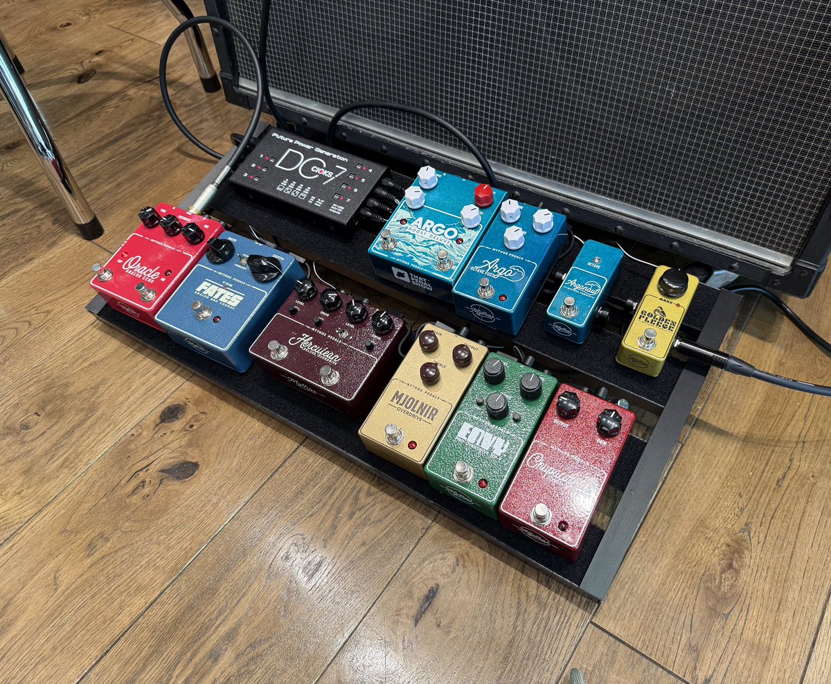 mikiame's tweet image. 【1Fエフェクター】

ただいま1FではMythos Pedalsのエフェクターが一気に試せちゃうボードが届いております！！

この機会に是非そのサウンドをお試しください！！

#mythospedals
#ENVY
#MJOLNIR
#ARGONAUT