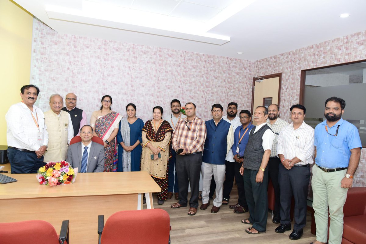 Manipal Centre for Biotherapeutics Research is immensely proud to share that Dr. Raviraja N S, Professor and Head, MCBR, has taken on the prestigious role of Senior Director – Research at the Directorate of Research, MAHE. 🎉
facebook.com/share/p/1BiVGX…