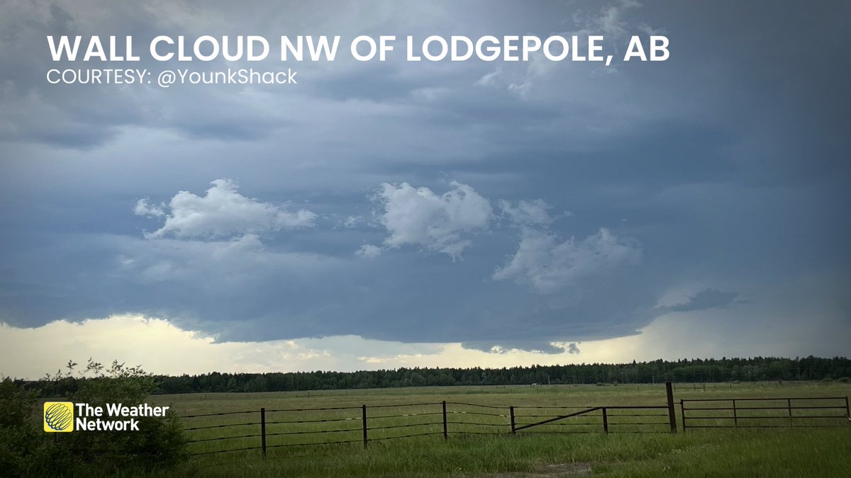 HowesNathan's tweet image. #ABstorm photos courtesy of @Trenten_WX,  @KDenreyer and @YounkShack, respectively. Great shots, folks! #ABwx