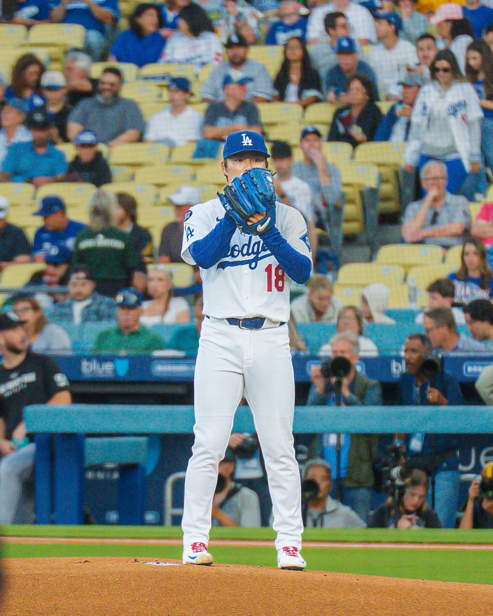 Yoshinobu Yamamoto was dialed in last night. 🎯

 7 IP, 8 K, 1 ER, 3 H in a 6-1 Dodgers win💙 

Love seeing him bounce back in front of the home crowd. Swipe for some of my favorite shots 📸⚾️

LETS GO DODGERS!!