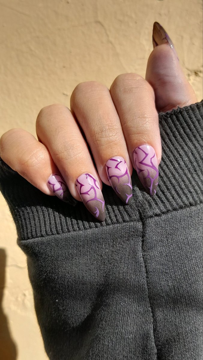 histar_nails's tweet photo. @Brunnnart N sei se o meu caso vale mas vou postar ainda assim

Meu nome é Lara, tenho 19 anos, sou nail designer e faço unhas postiças de pronta entrega e por encomenda sob medida! Alguns dos meus trabalhos mais recentes 🖤 https://t.co/xEa1bgEvYX