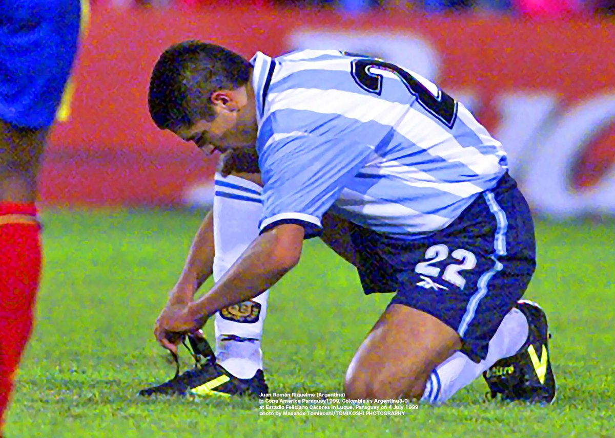 Juan Román Riquelme (Argentina)  shoes
in Copa America Paraguay1999, 
Colombia vs Argentina3-0 at Estadio Feliciano Cáceres 
in Luque, Paraguay on 4 July 1999  
photo by Masahde Tomikoshi/TOMIKOSHI PHOTOGRAPHY