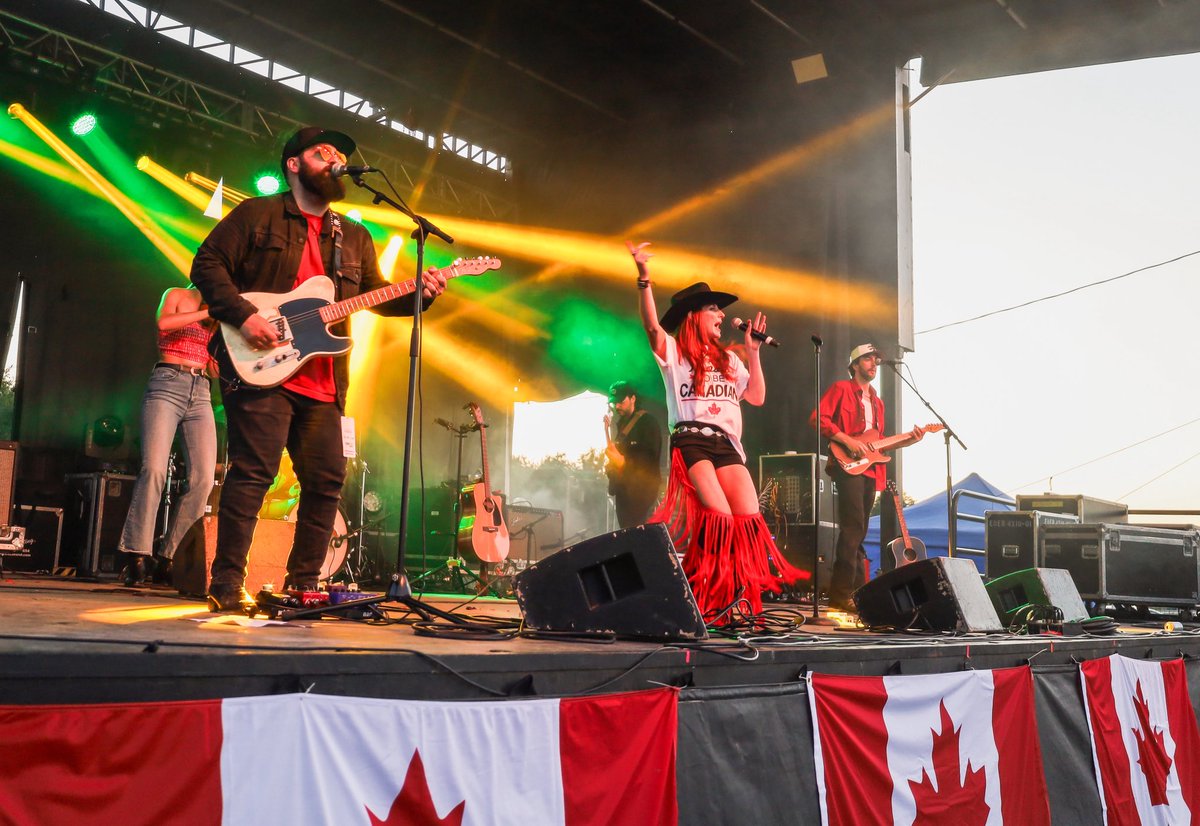 MayorKevinAshe's tweet image. Thank you to everyone who joined us yesterday to celebrate Canada Day in Pickering! 🇨🇦

From family fun at Esplanade Park to live music and a spectacular fireworks show at Kinsmen Park, it was a day full of Canadian pride and community spirit.

#PickeringProud #CanadaDay