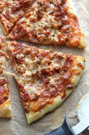 RegBurns's tweet photo. Which cup is more suitable for eating pizza and drinking beer? https://t.co/nGzewkcg5W