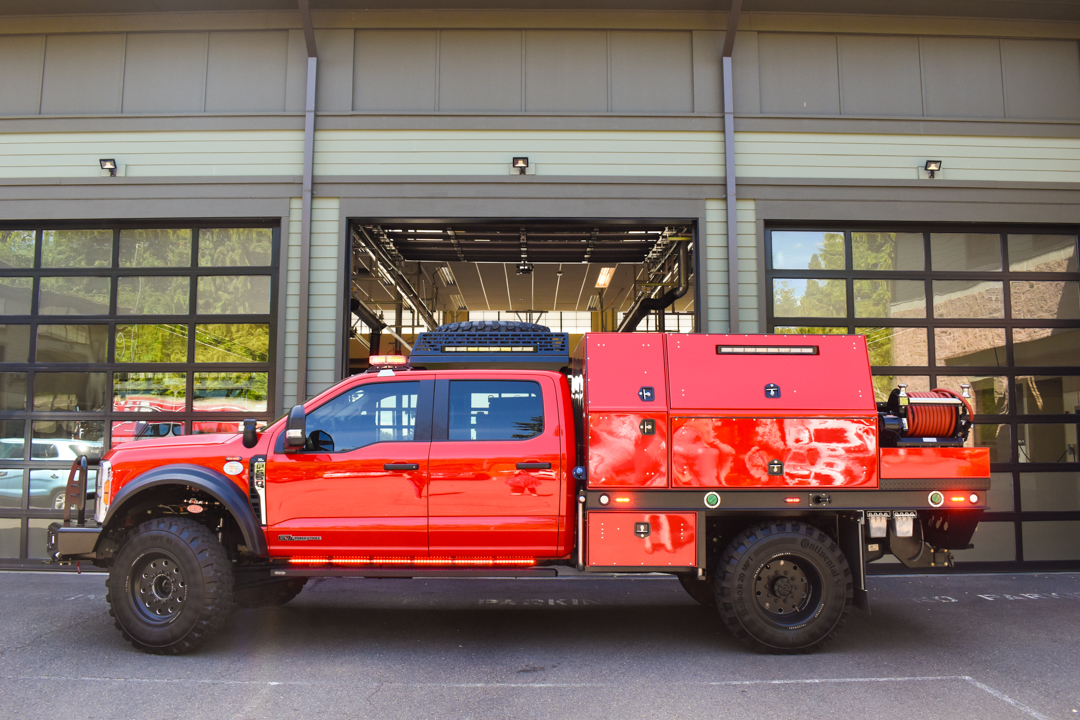 LOOK WHAT GOT DELIVERED TODAY! 👀 Renton’s new brush rig arrived just in time for #wildlandwednesday. This state-of-the-art rig goes to Station 16, while BR316 heads to Station 17 to replace aging BR317. Two top wildfire rigs ready to serve! Branding updates coming soon. 🔥