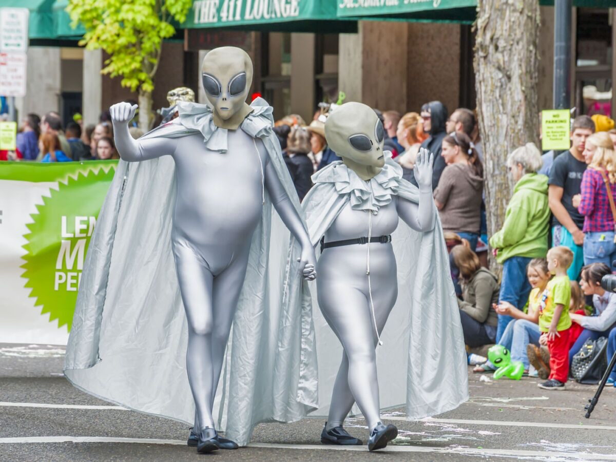 Vinirefera's tweet photo. It’s UFO Day! Did you know that every year McMinnville in Oregon celebrates today in a big way? No better occasion to drink some willamette valley wines! Do you have a favourite? #wine #winetasting https://t.co/B37sRMijjN