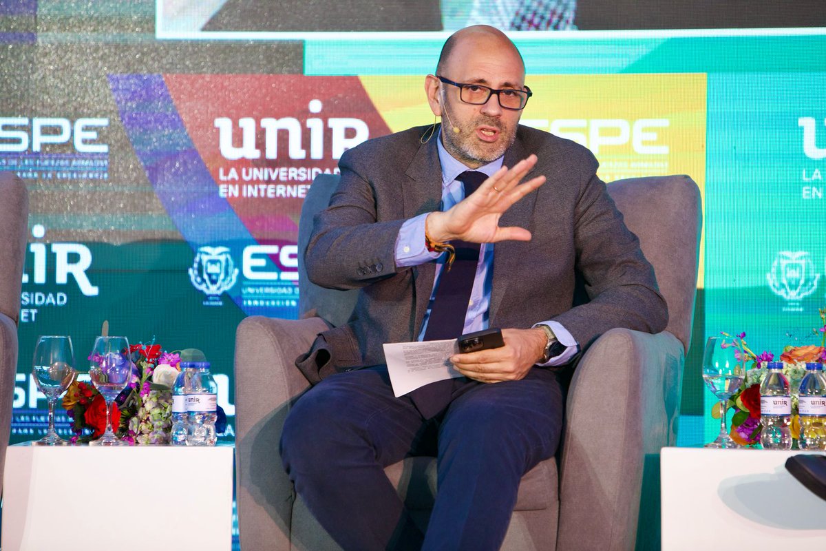 UNIR Ecuador tweet media