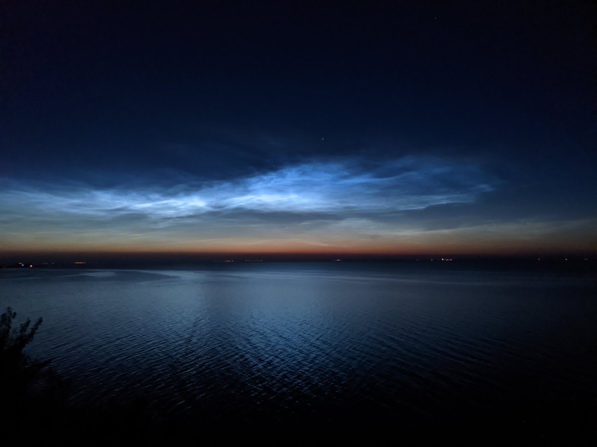 Czy jest to najpiękniejsza noc, jaką dotychczas w życiu przeżyłem? Nie wiem, ale na pewno jest to mocny kandydat.

Klif w Mechelinkach, godzina 2:00.

<a href="/MeteoprognozaPL/">meteoprognoza.pl🇵🇱</a> <a href="/burz/">Ясность</a>