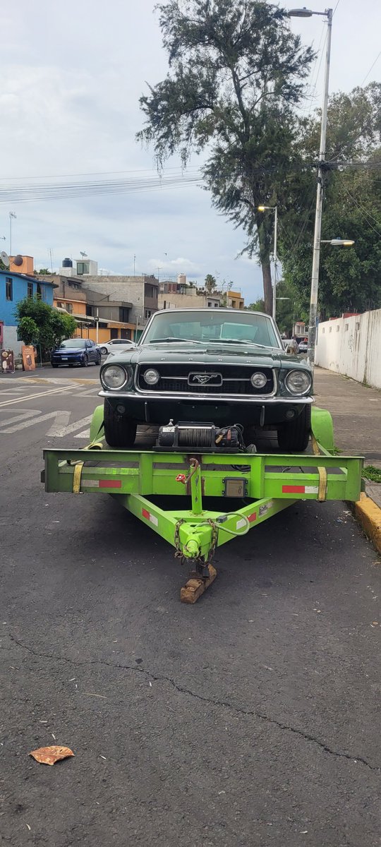 iBandido01's tweet photo. Rolando por las calles de mi CDMX me encontré esta joya de carro.
Conocedores: a que pelicula les recuerda? https://t.co/A11wLO131Q