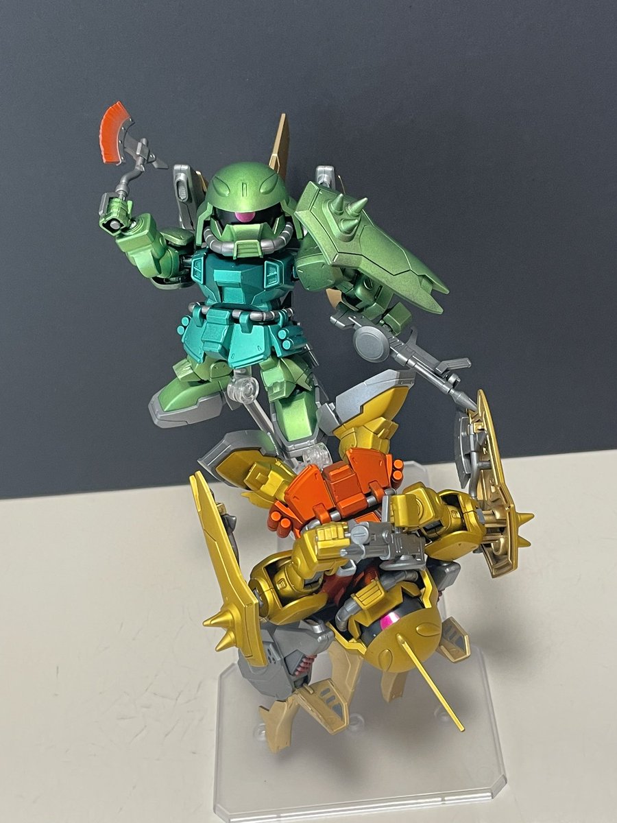 2月だったかジムザクコンペの作品が帰ってきたので記念撮影。
ジークアクスのビギニングみた後で”まぶ”したくて仕方なかった頃の作品ですね。
今月も頑張って何か作ろうと思います。
照明変えたからかなんか綺麗に撮れてる気がしなくもない。
＃ガンプラ #ほしきたべーす