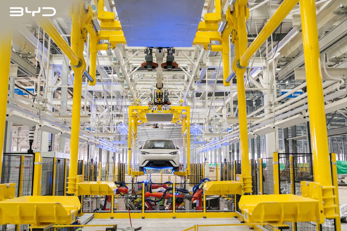 BYDCompany's tweet image. The first vehicle produced by the BYD&apos;s Camaçari factory in Brazil, BYD DOLPHIN MINI, has rolled off.

This next-generation facility combines innovative technology with Brazilian talent to deliver affordable, modern EVs, advancing sustainable transportation in Latin America.