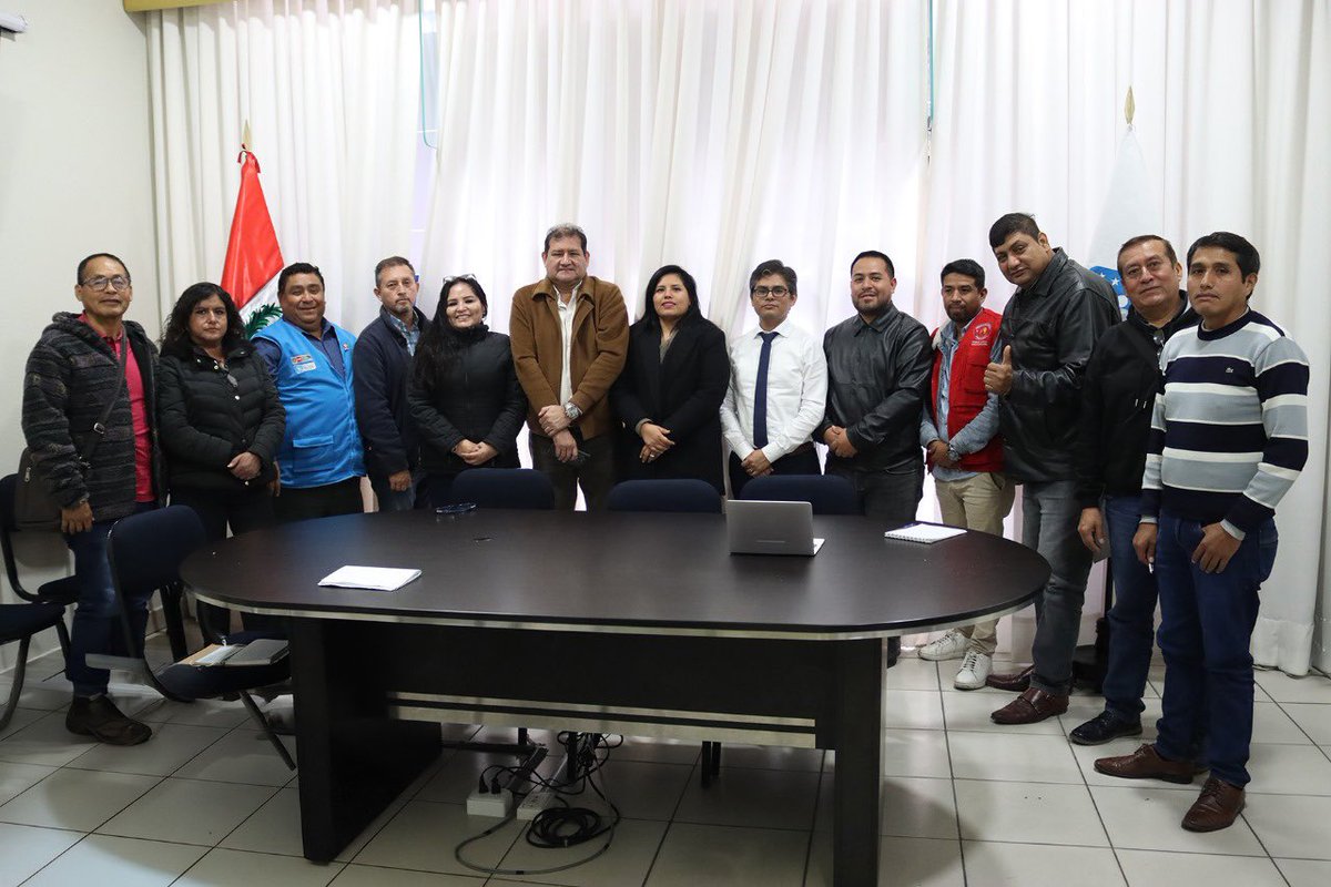 #NotaDePrensa | 🤝Director ejecutivo del PRONACEJ sostuvo sesión de negociación colectiva con sindicatos
 
El director ejecutivo del Programa Nacional de Centros Juveniles, Francisco Naquira Cornejo, participó en el proceso de la negociación colectiva con los sindicatos de
