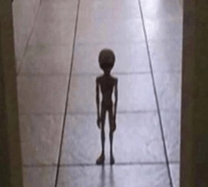 ericstratton78's tweet photo. Me standing in my boss’ office before I ask him if I can have tomorrow off to drink beer with my friends https://t.co/A5H8GKwCaS
