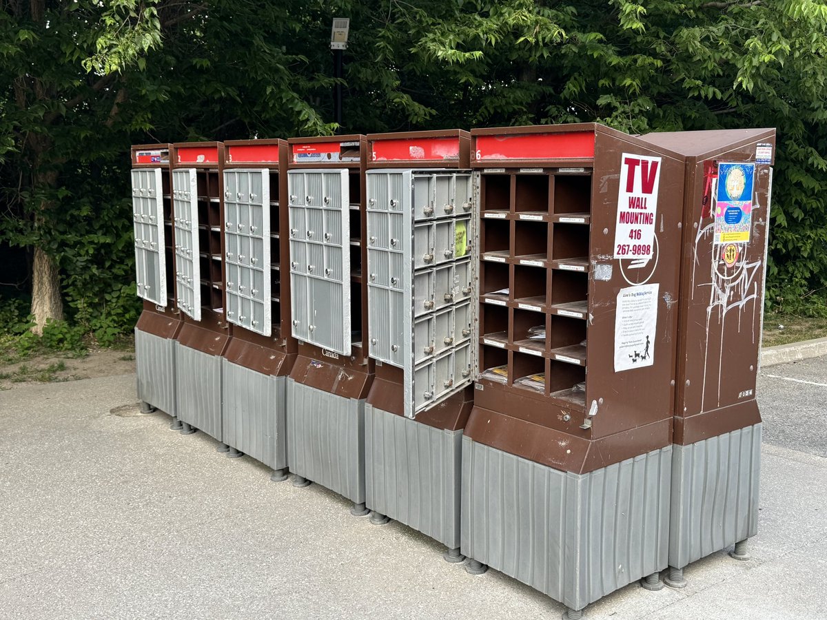 Hey <a href="/canadapostcorp/">Canada Post</a>… The postman delivered the mail but forgot to lock back the mail boxes 🤦🏻‍♂️ We reported it to your customer service, but over 4 hours &amp; no action yet!!! Peoples private info is there | <a href="/canadaposthelps/">Canada Post Helps</a>