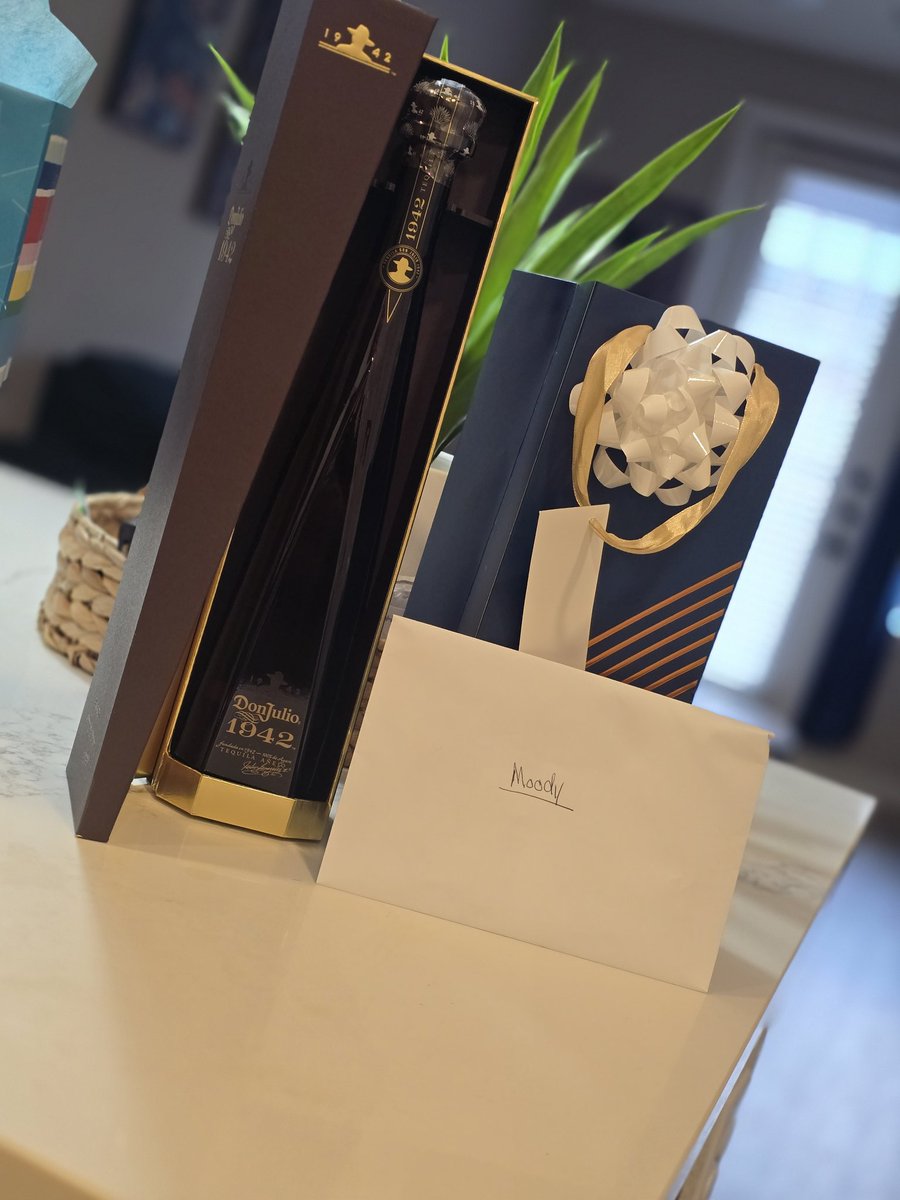 Cee_dot_Moody's tweet photo. Another early birthday gift!! I am so grateful and blessed #roadto42 #fypシ #40andup #CancerSeason https://t.co/ejw3mzban7