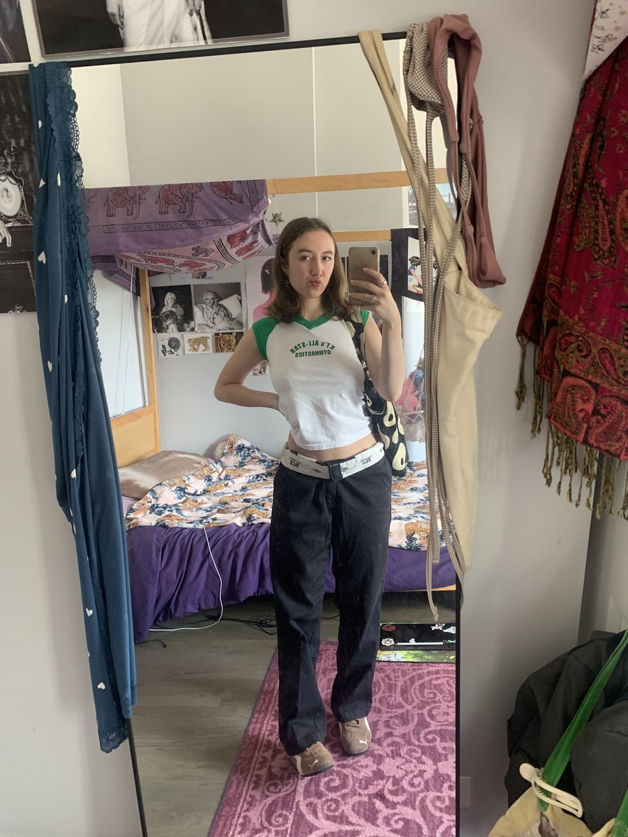 dearabigail5's tweet photo. mirrors view https://t.co/40GEFHadF2