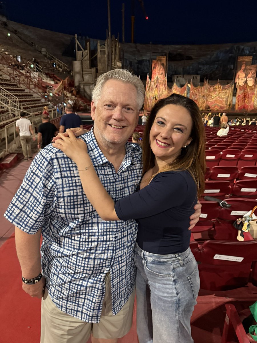 Ah, Verona - the place where the stars come out!  Tonight’s rehearsal of Carmen was no exception.  It’s always a pleasure to visit with these wonderful colleagues!  

#Kundeperforms
#thistenorneverstops
#gregorykunde
#tenor
#inarena
#carlobosi
#RobertoAlagna
#AleksandraKurzak