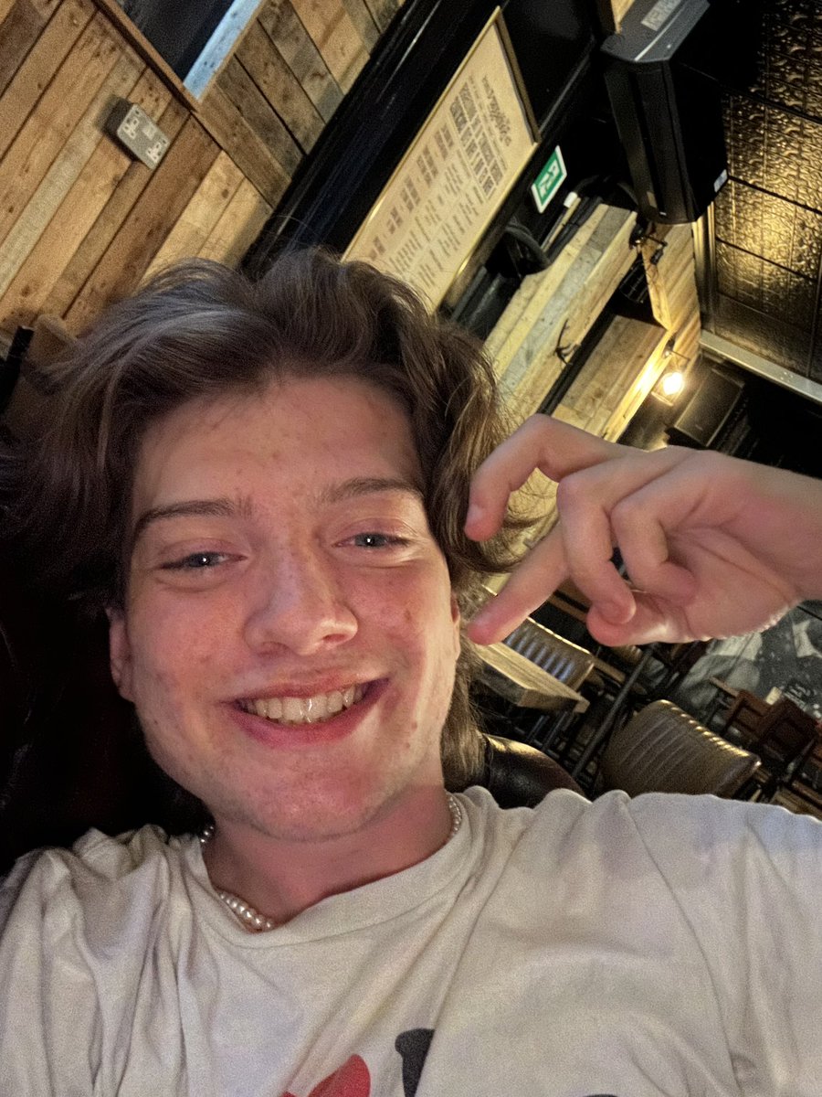 WhaleGGs's tweet image. IM DRUNK OFF 1 DRUNKKKKK THIS IS THE FUCKING LIFEEE WHEN TOURE A LOGHTWEIHTTTT YAAAAAAAAAAY