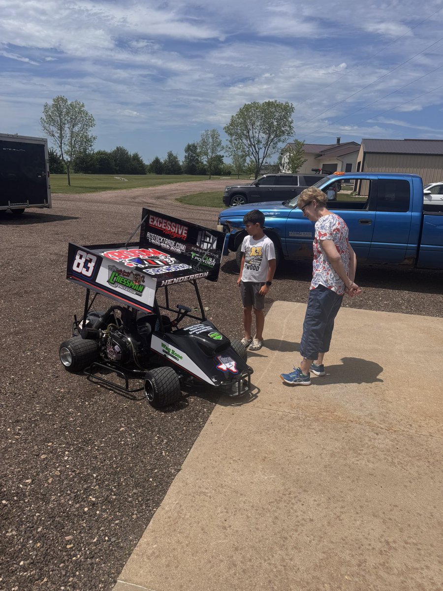 Hey! If your from the Tea or SF area and looking for some fireworks and a good time stop by KBOOM. Just off exit 71 to the west. They have a ton of fireworks and they are great people. Always something going on out here at KBOOM