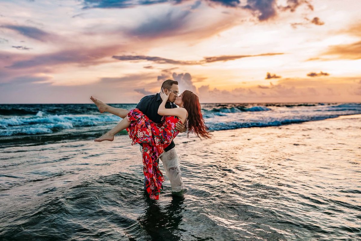 RealEstateTSG's tweet image. Soaking up every sunset, every wave, every moment together. Grateful for this beautiful session with @30aBeachPhotographer in the stunning Florida Panhandle. Love, laughter, and sandy paws. #30aBeachPhotographer #FloridaPanhandle #BeachLove #CapturedMoments #SunsetPhotoshoot