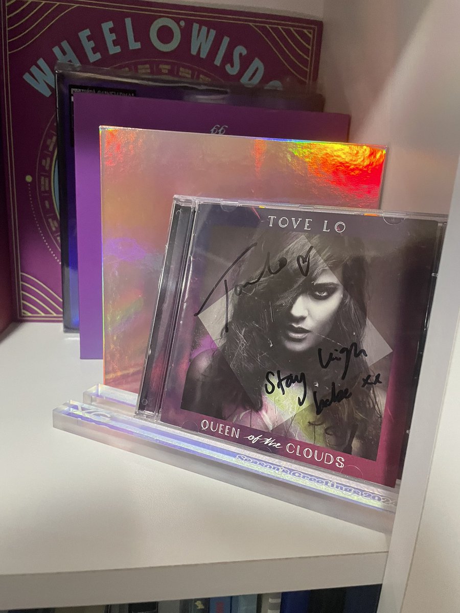 crymeapayne's tweet photo. Queria agradecer muito ao pessoal do @alloveproject 🤍 é um sonho ter um autografo da tove em mãos, fico encarando e parece mentira. Obrigada por fazerem tanta gente feliz 🫶 https://t.co/yM3zaeOVH6