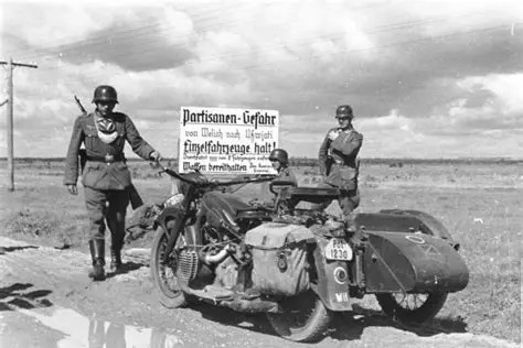 AryanNewsNetw's tweet photo. In the 2nd world war, units known as Kradschützen Truppen were mobile, motorized units of the Wehrmacht, and Waffen-SS. These units often used motorcycles, and were mainly tasked with policing, intelligence gathering, and patrolling in Europe. https://t.co/PkrlNsBgYO