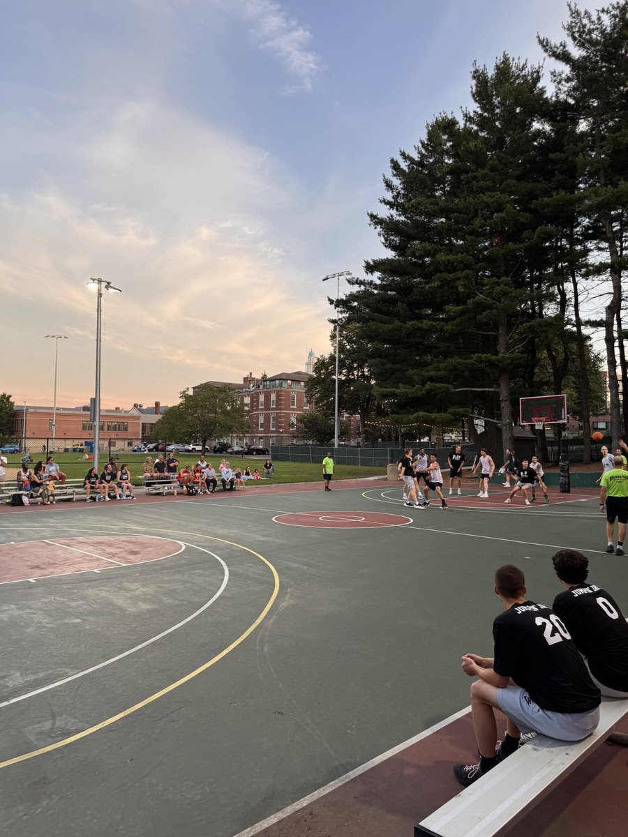 “The 🏀 is magic”