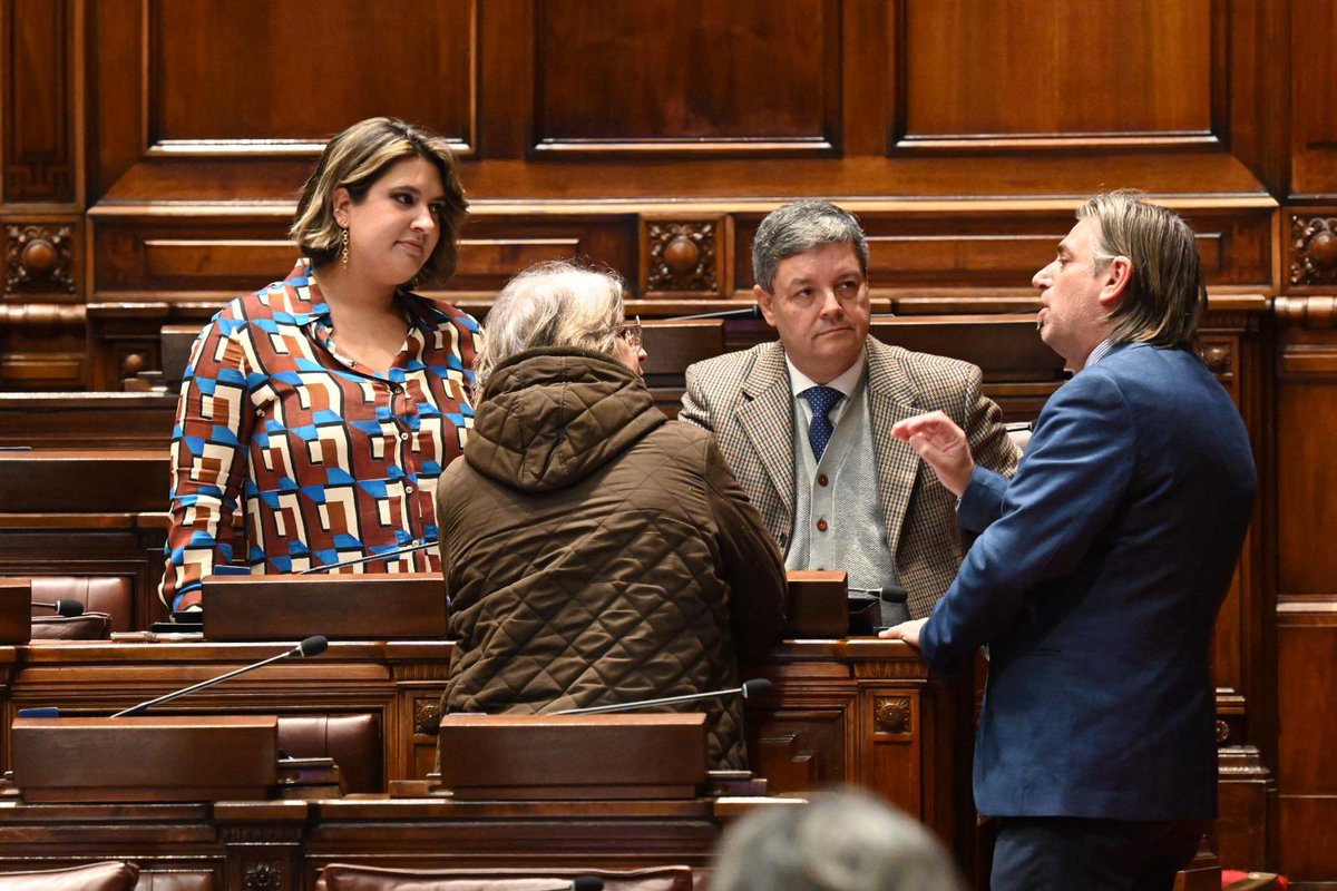 Hoy asumí por primera vez como Diputada. 

Un lugar con el que soñé, y por el que milité y trabajé durante mucho tiempo. Pero no quiero que los jóvenes sigamos siendo la excepción, quiero que cada vez seamos más y el Parlamento sea garante de una democracia intergeneracional.
