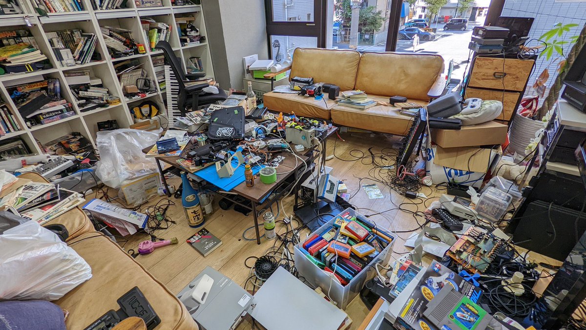 知らんけど、忘れ物が多く、すぐモノを紛失。時間は守れない(歯医者予約ブッチ)、オフィスの応接間がこうなるくらいですかね