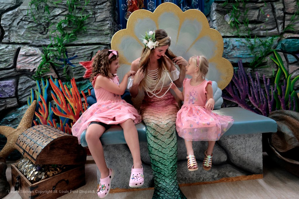 LaurieSkrivan's tweet image. Mermaids on the Mississippi make a Splash at the St. Louis Aquarium