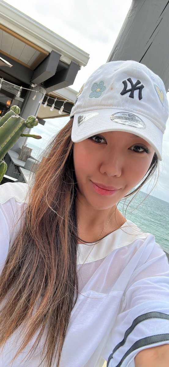 Esther & Michael tweet media