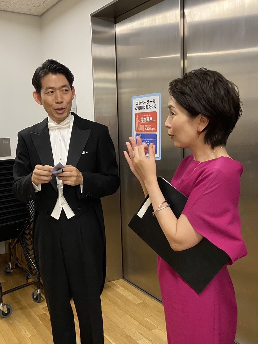 KosukeTsunoda's tweet image. 昨晩は『題名のない音楽会』の公開収録でした。眩しいばかりのオーラのある皆さんに囲まれました。司会、トーク、歌唱、そして東京フィルの演奏、どれも素敵です。「名指揮者の考察シリーズ！ボレロはなぜ繰り返すのか？を探る音楽会」は8月2日、「日本版キャストが歌う！ディズニーの音楽会」は8月9日…