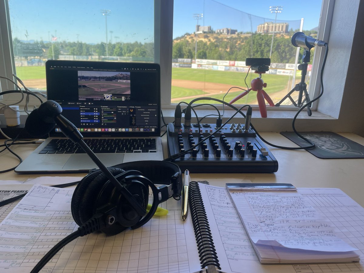 Beautiful evening for baseball in Medford!! It is the middle game of the series between the CCL Showcase and the <a href="/MedfordRogues/">Medford Rogues</a>. Catch the action on my YouTube channel: Bryan Welch!! <a href="/STAAtalent/">STAA🎙</a> 

m.youtube.com/@bryanwelch460…