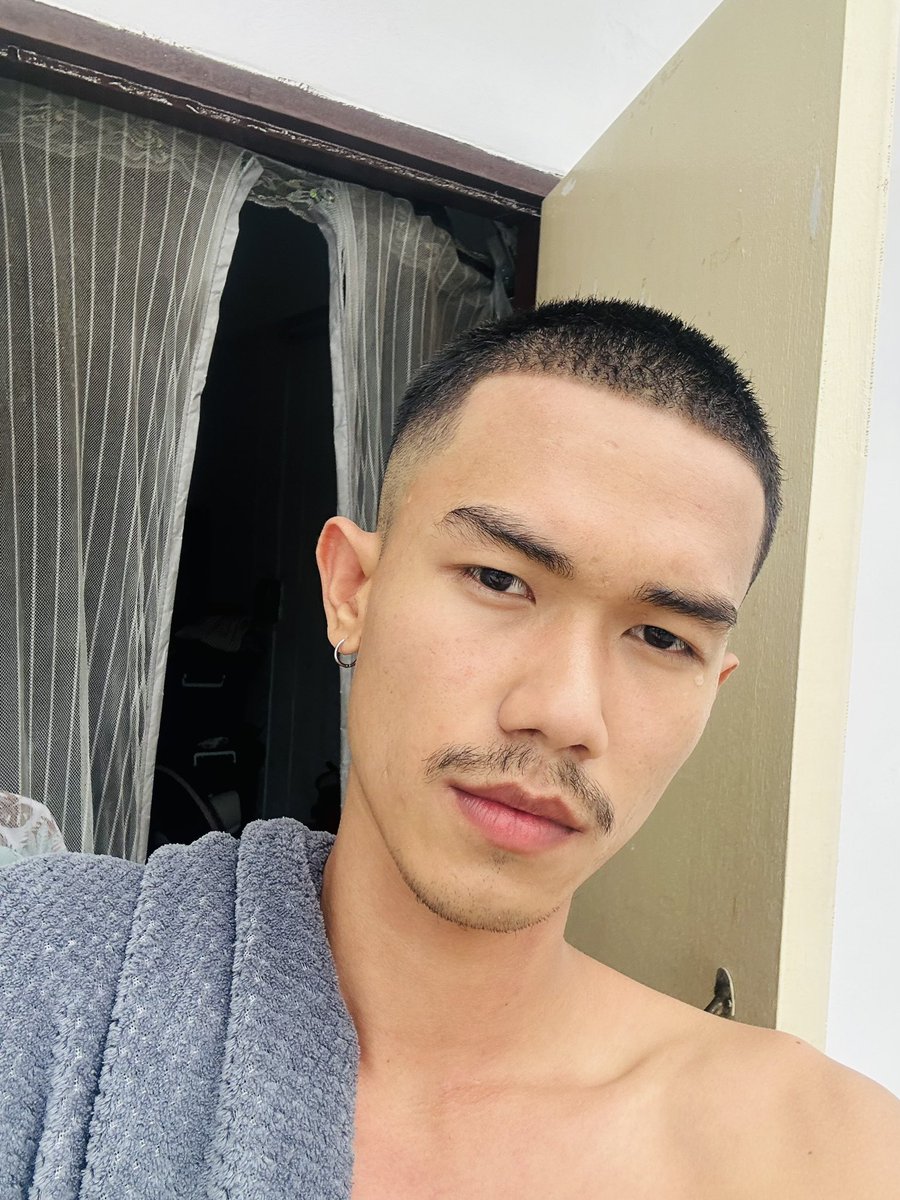 AungMyo56264518's tweet photo. 😅😅 https://t.co/8AjLAlNEMW