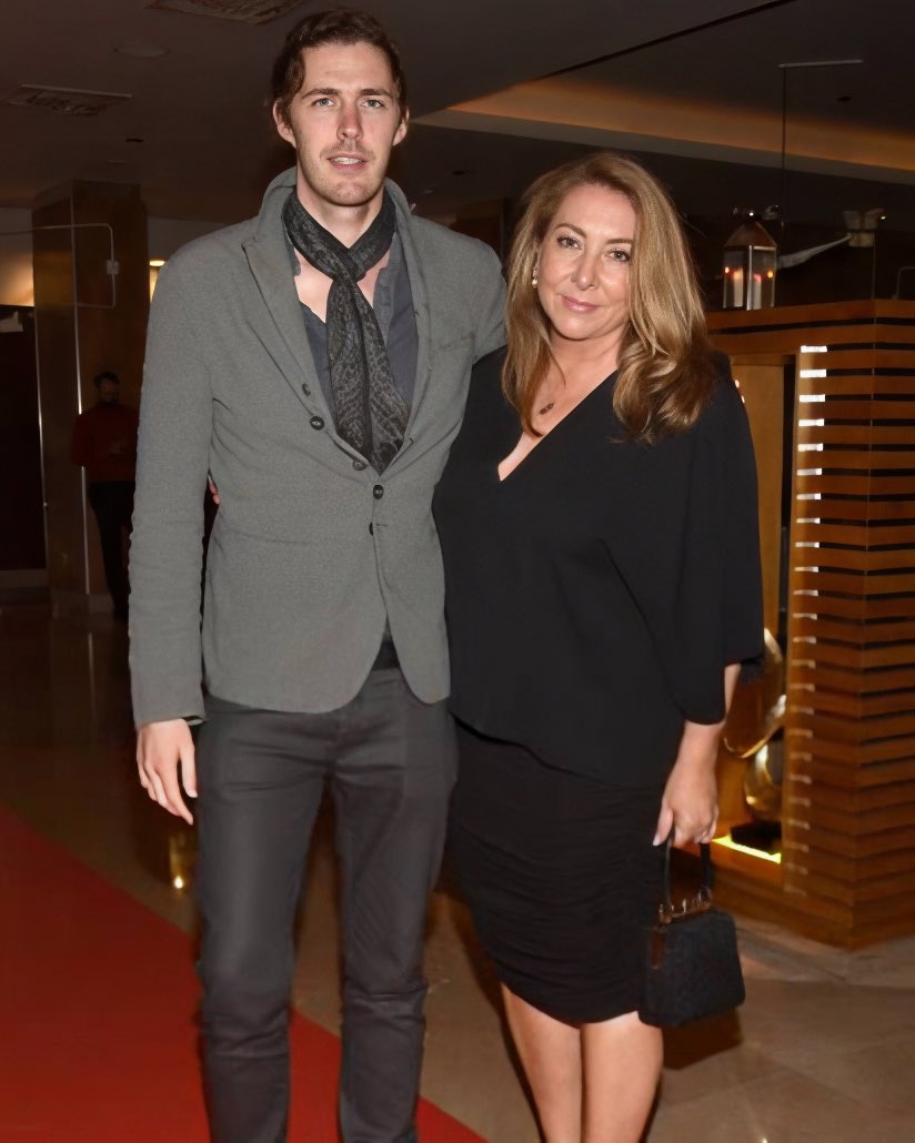 accesshozier's tweet image. From the earliest days to stages around the world — this journey with Andrew has been one of trust, growth, and purpose.
This account exists to quietly coordinate private arrangements and exclusive moments around @Hozier.
If you’re here, you’ve found the right place.

— Caroline