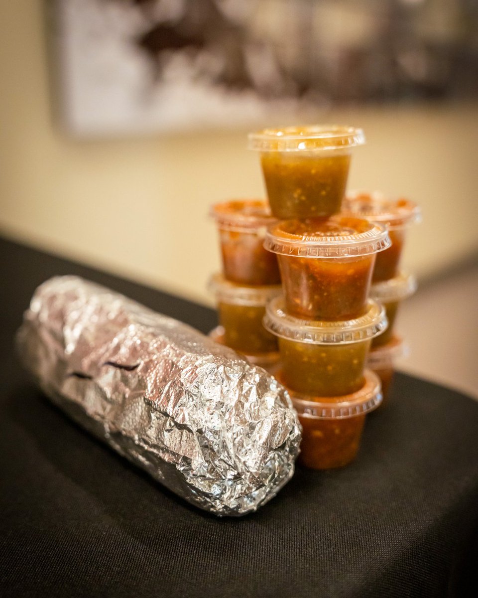 🌯 Burritos + good vibes = the perfect start to the day! Students grabbed hot breakfast wraps in Building 9 as Summer Welcome Week rolls on. Don’t miss the Dirty Soda Bar tomorrow, 10:30 AM–Noon in Building 6! 🥤 Bring your student ID! #WelcomeWeek #StudentLife