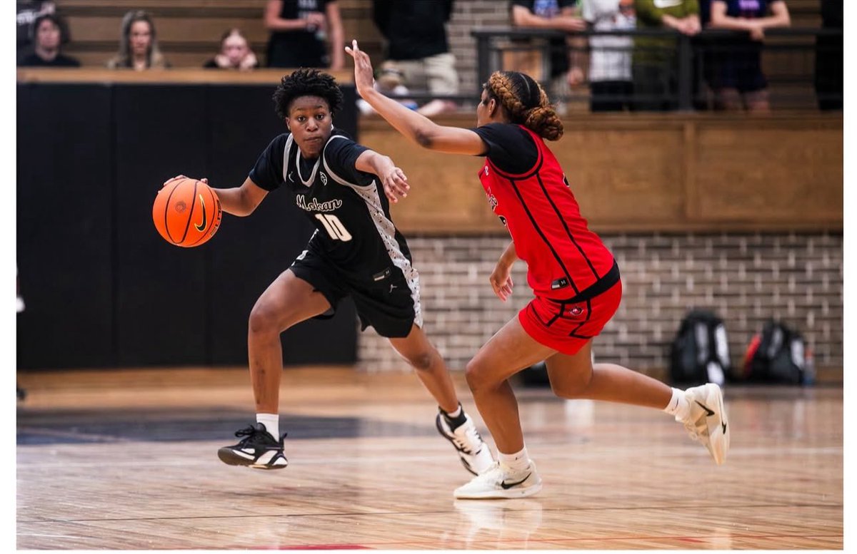 My girl <a href="/Desthehooper2/">Destiny Maze</a> been working hard and it’s showing 💪🏾 <a href="/MokanGirls/">Mokan Girls Basketball</a>