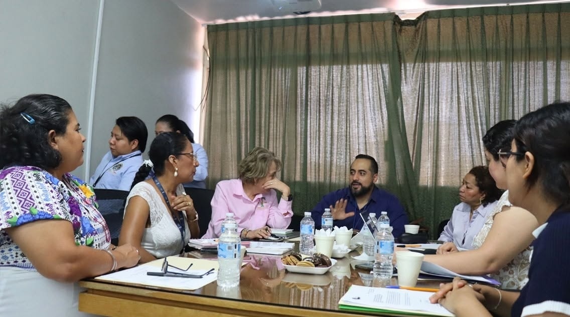 La Magistrada Presidenta del <a href="/TEE_GRO/">TEEGRO</a>, Alma Delia Eugenio Alcaraz participó en una reunión del Observatorio de Participación Política de las Mujeres Guerrerenses, donde se revisaron lineamientos y propuestas de reforma a su Reglamento Interno.